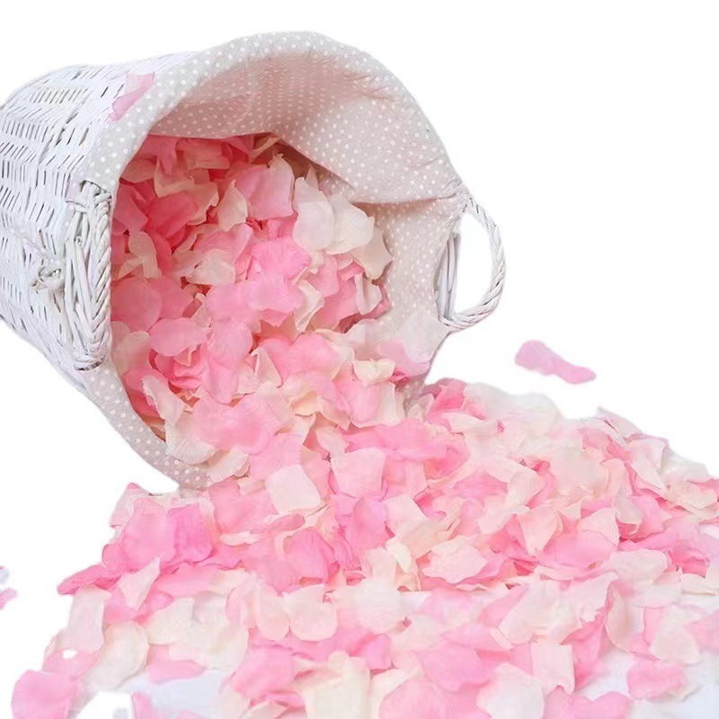 100枚の花びらを重ねて結婚してプロポーズして誕生日ホテルの配置を告白します。