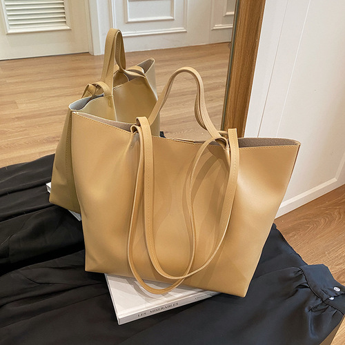 Korean women's large tote bag for 2025 summer trend, large capacity, shoulder bag, simple and retro casual soft PU tote bag
