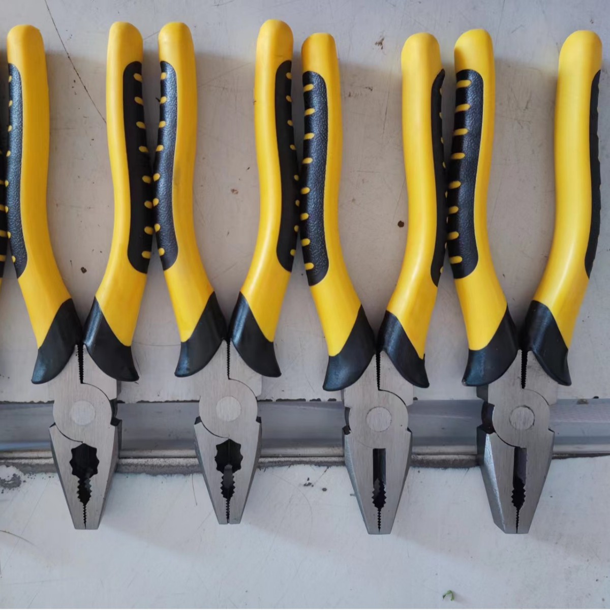 Los alicates de alambre de acero de 8 pulgadas pueden cortar alicates de hierro fundido de alambre de acero pequeño precio de sección de imitación de calidad de forja águila en stock