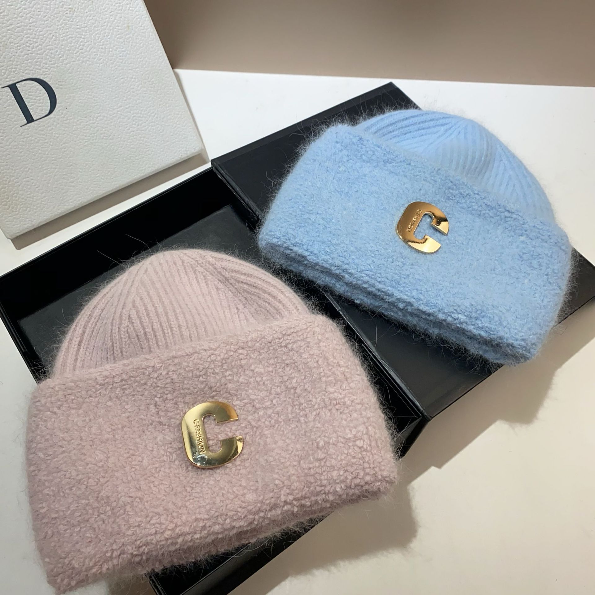 Originelles Design, neue, vergrößerte, verdickte Strickmütze aus Kaninchenhaar, C-Buchstabe, kalter Winter, warmer winddichter Gehörschutz im Freien_voghion.com