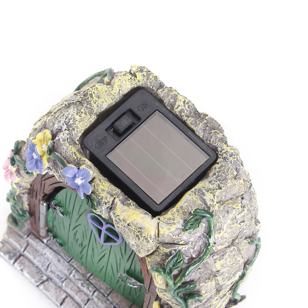 国境を越えた新しい階段妖精の花のドアソーラー中庭の装飾品パーソナライズされた屋外ソーラー装飾庭の装飾品