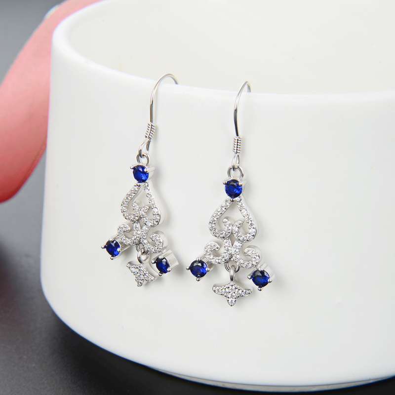 S925 plata esterlina diamante incrustado pendientes de moda personalizada Corea del Sur temperamento nicho diseño circón pendientes largos para las mujeres