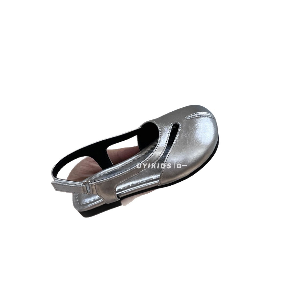 Zapatos casuales de moda de niñas versátiles 2026 verano nuevos niños con sandalias de cabeza hueca de dedos falsos dos sandalias image 6
