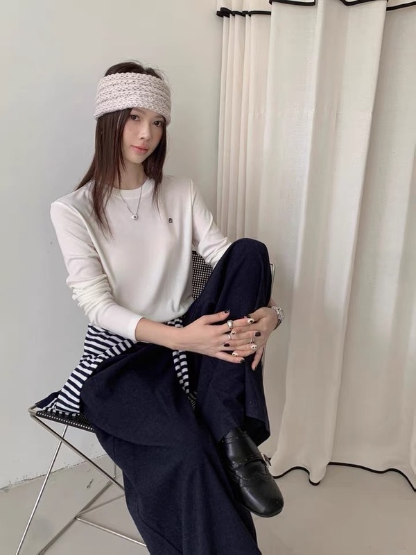2025秋季新款韩版时尚百搭圆领长袖T恤女宽松显瘦纯色打底衫上衣|undefined