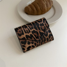 豹纹迷你包包女包2025新款休闲时尚信封包休闲洋气复古手机零钱包