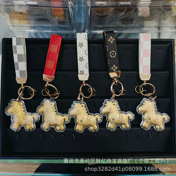 Hair immediately - long leather rope (color is random, please note) does not contain gold