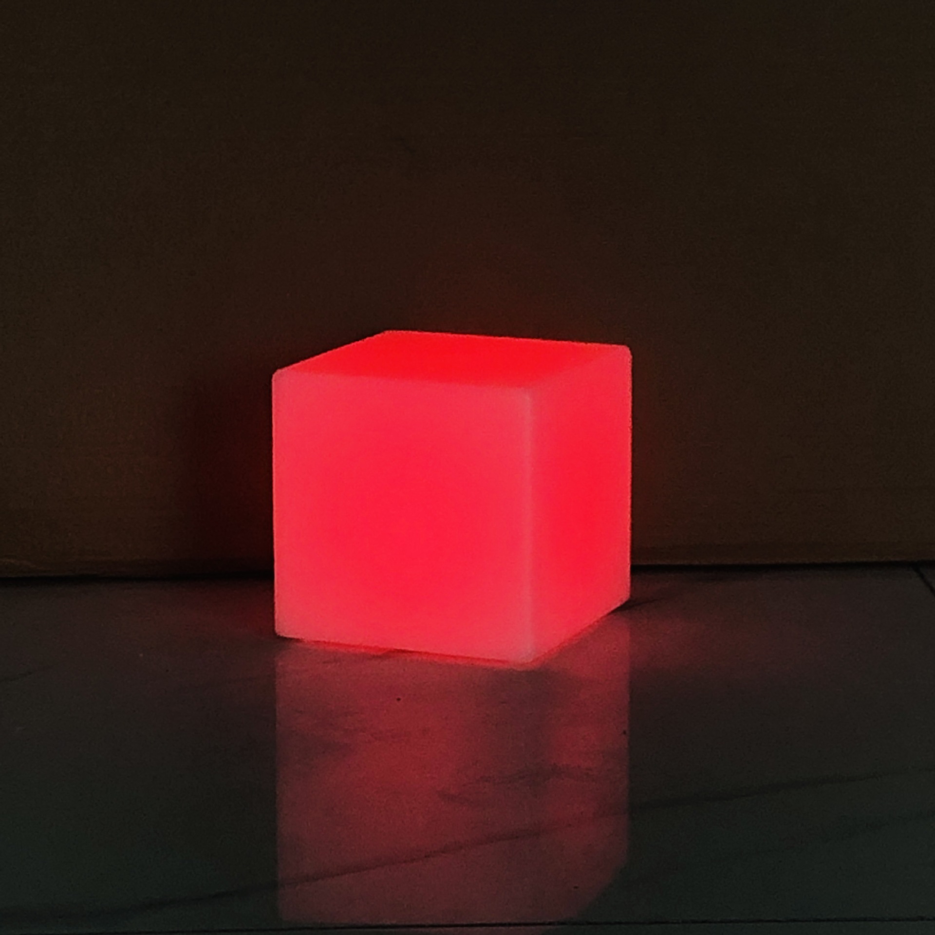 Transfronterizos de venta caliente bar cuadrada lámpara de escritorio restaurante ambiente creativo colorido decoración lámpara de escritorio LED lámpara cuadrada