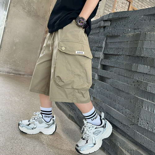 Children's Boys Work Pants Summer Style Sports Shorts for Big Kids 2025 New Summer Boys Loose Middle Pants Trendy