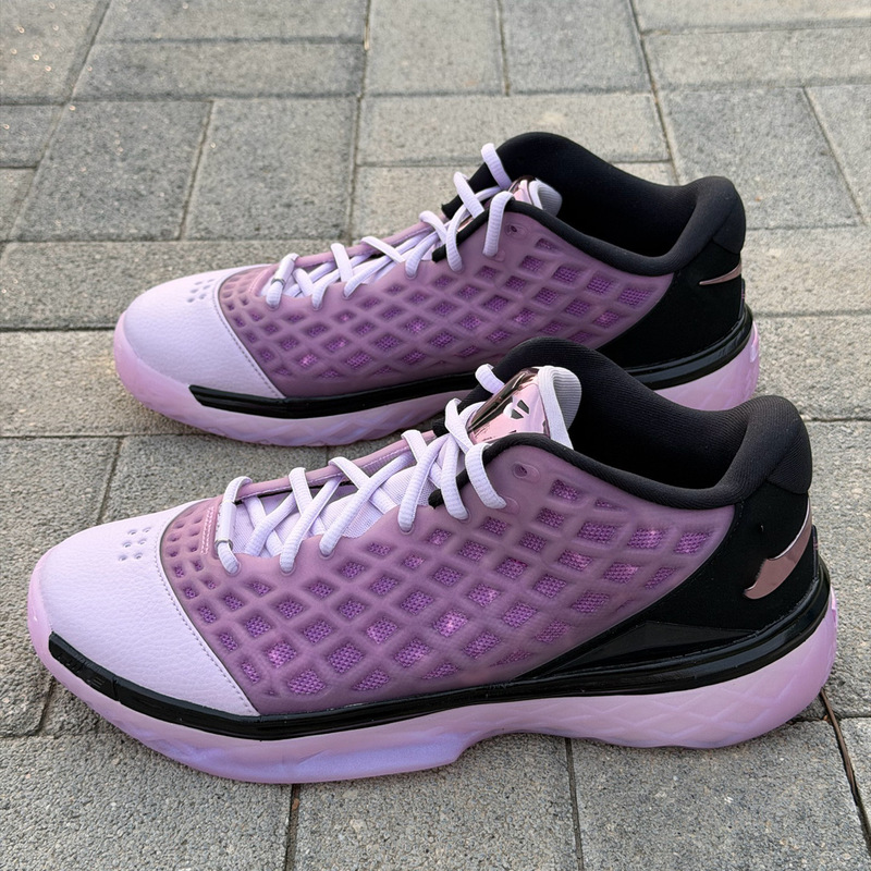 Kobe 3 Kobe 3Rd Generation Low-Top Basketball Shoes Breathable Rebound Grip Sports Shoes Gradient Pink and Purple Men's Putian Shoes Kobe 3 Kobe 3Rd Generation Low-Top Basketball Shoes Breathable Rebound Grip Sports Shoes Gradient Pink and Purple Men's Putian Shoes
