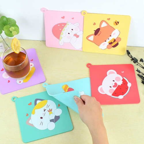 Manufacturer supplies new cute style silicone coasters, creative cartoon large size insulated coasters, practical anti-scalding placemats