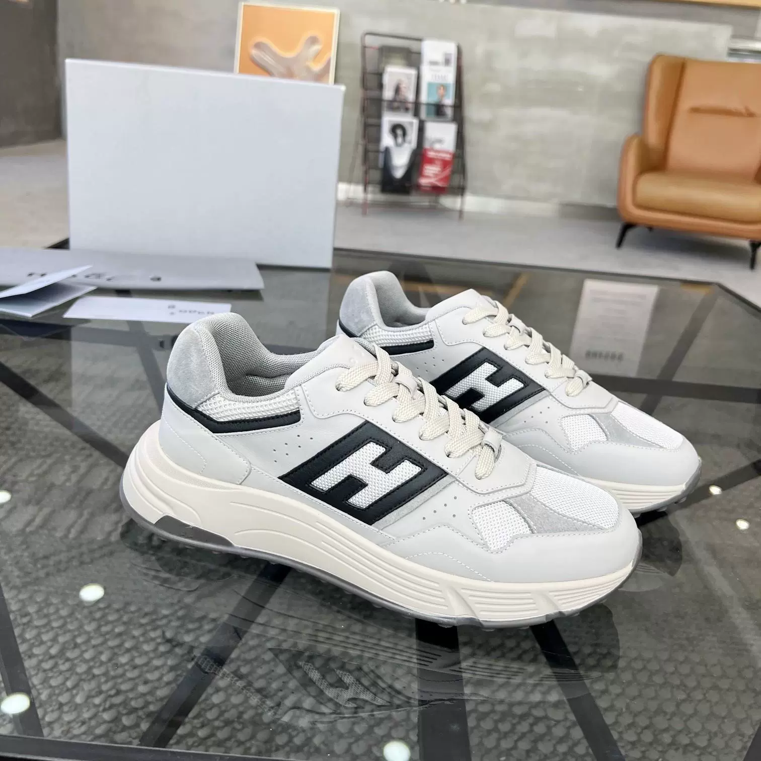 Новая повседневная спортивная обувь из натуральной кожи на шнуровке для мужчин, дышащая дорожная обувь на толстой подошве, туфли из коровьей кожи с сеткой