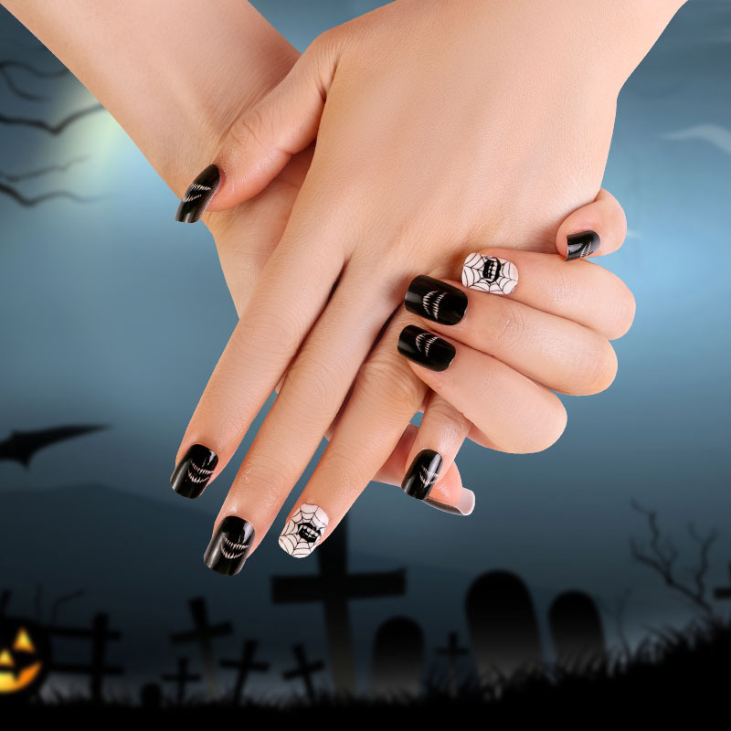 Uña de vestir Halloween serie negra francesa parche de uñas llama araña uña telaraña al por mayor