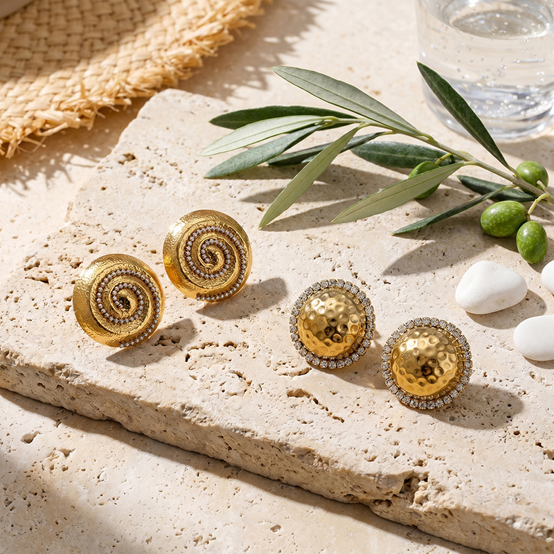 Tina Amazon transfronterizo 18k oro diamantes de acero de titanio pendientes de moda lujoso ligero multifuncional de alta calidad pernos de orejas de círculo para mujeres