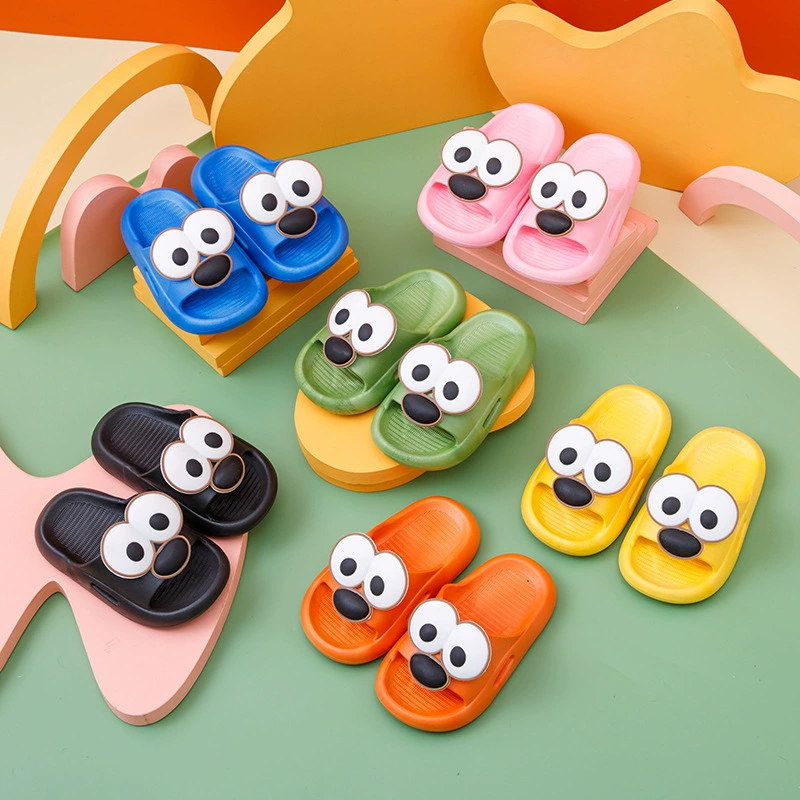 Детские тапочки летние с милыми глазками для мальчиков и девочек, домашние и уличные, верхняя одежда на толстой подошве, нескользящая одежда для родителей и детей