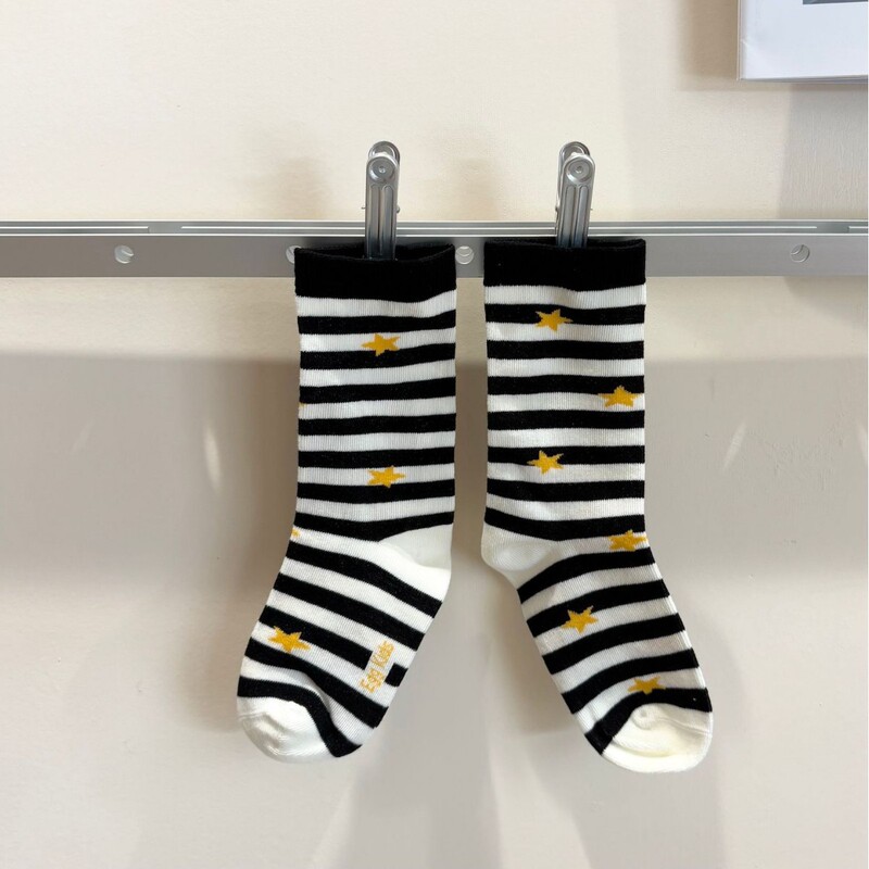 Star Black and White Stripesd Mid-Calf Pure Cotton Preppy Style Simple and Versatile Daily Kidsren's Socks for Boys and Girls Star Black and White Stripesd Mid-Calf Pure Cotton Preppy Style Simple and Versatile Daily Kidsren's Socks for Boys and Girls