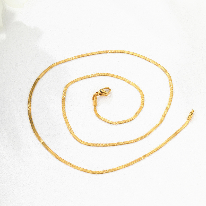 Xuping simple cadena de acero inoxidable transfronteriza de Europa y Estados Unidos moda ligera lujosa atmósfera clásica diaria cadena de cuchilla simple cadena