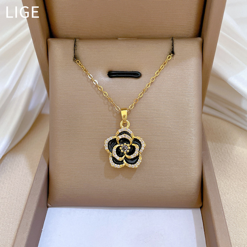 [Conjunto] Camellia goteando aceite collar de boda transfronterizo de lujo ligero rojo neto femenino cadena de clavícula de todo fósforo cadena de acero de titanio image 5