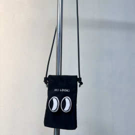 时尚小包包尼龙斜挎包可爱小眼睛手机包零钱包百搭啊啊休闲女包潮