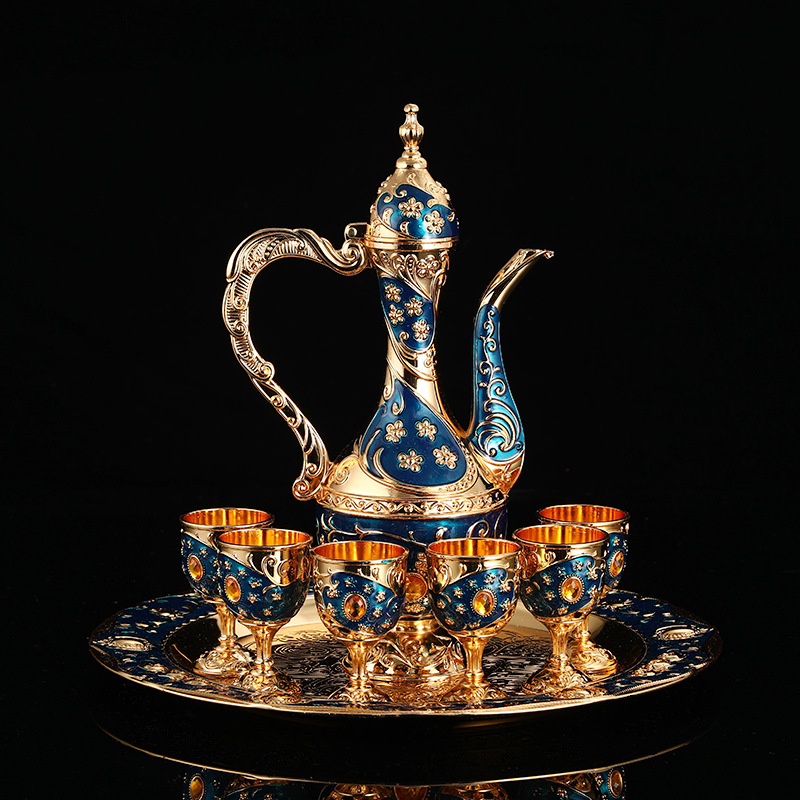 European-style exquisite retro alloy wine set, large creative film and television wedding celebration wine glasses, elegant living room decoration