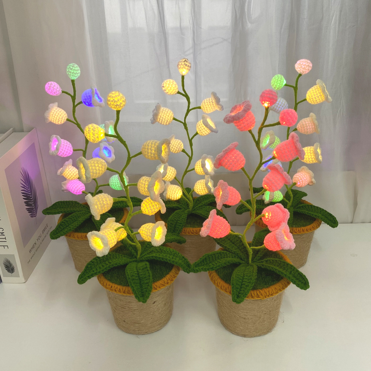 Lily orquídea luz de la noche olla tejida a mano de lana de ganchillo de escritorio pequeños adornos creativos regalos de Navidad image 5