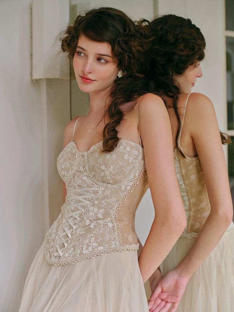 Blanca luna tejido sueños 2025ss primavera francesa pura sexy encaje retro romántico encaje malla busto de hueso de pescado