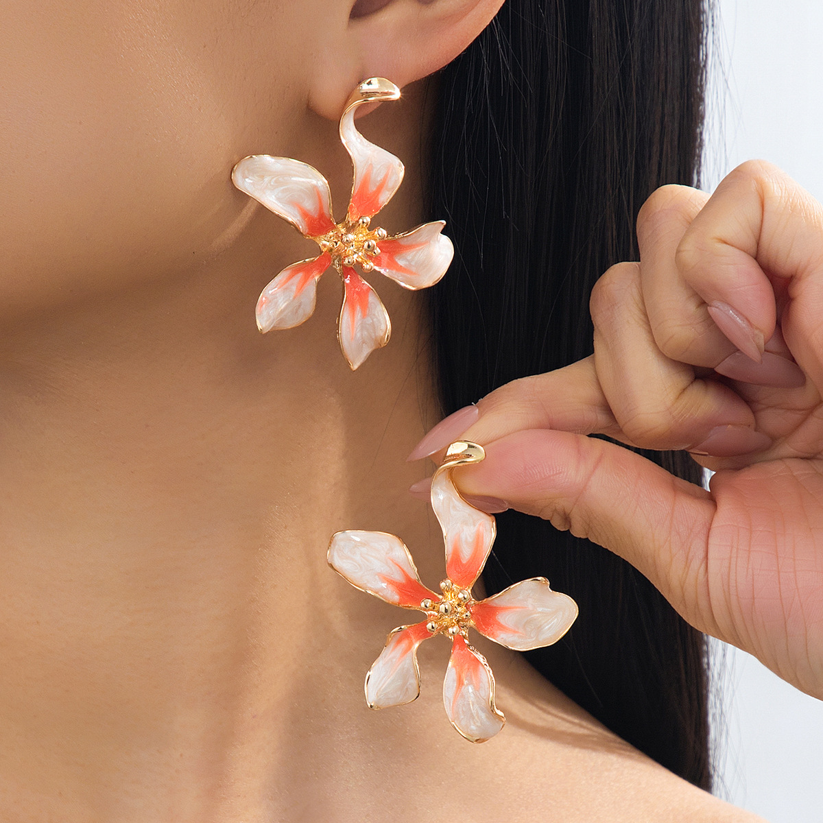Cross-Border Hot-Selling Holiday High-End Gradient Flower Stud Earrings Suitable for Women to Wear Daily, on the Beach, or at Parties