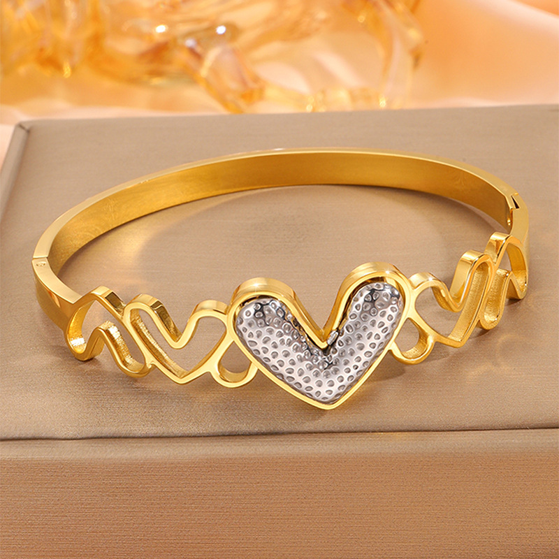 Pulsera de Acero de Titanio, Estilo Europeo y Americano, Lujo Ligero, Diseño de Corazón Hueco con Meteorito, No se Destiñe, Pulsera de Piedra Coral en Forma de V para Mujer image 3