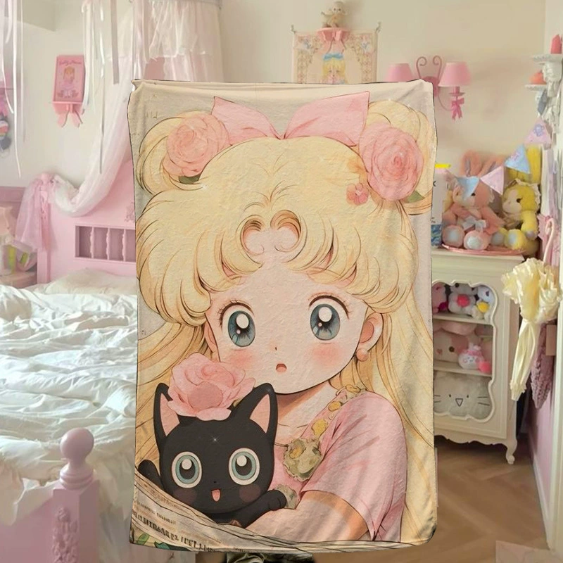 Фланелевая мультяшная стеганая подушка? Wait duvet is comforter. In English: Flannel cartoon duvet, Sailor Moon. So: Фланелевое мультяшное одеяло, Сейлор Мун.
