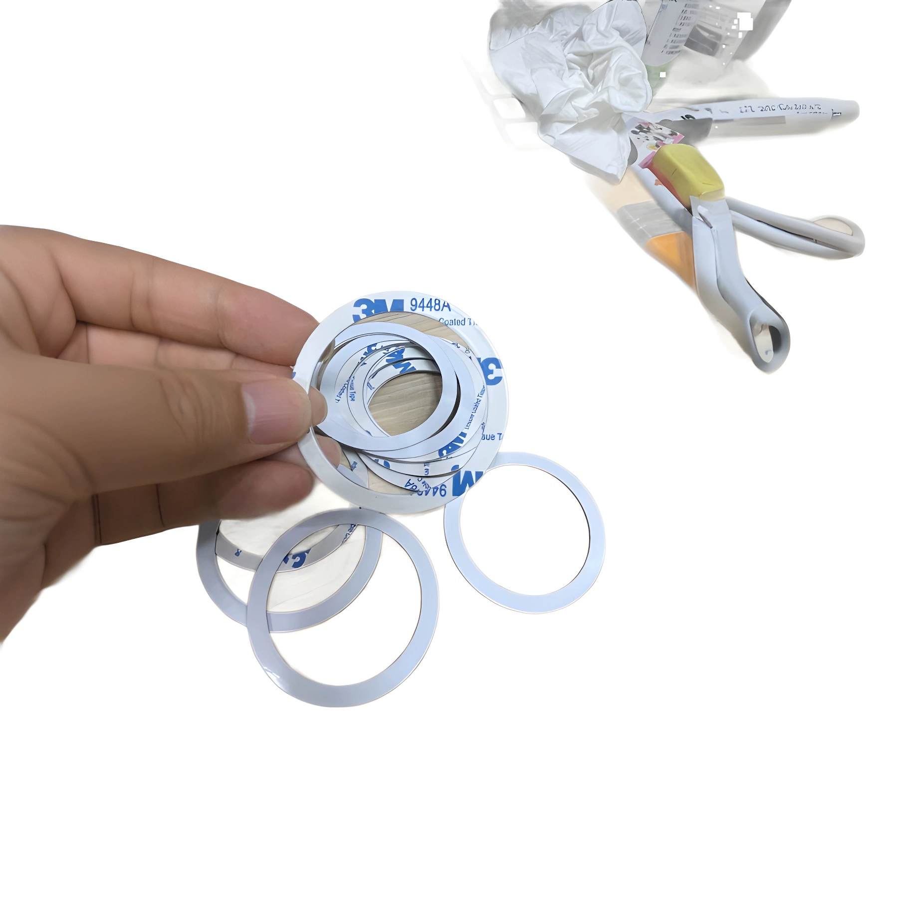 Mobile phone magnetic absorbing bracket Dagging ring white silk -printed belt coverage with back glue itself does not have a magnetic iron ring