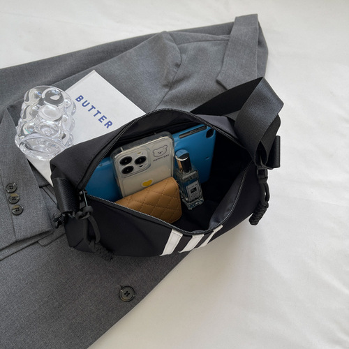 Fashionable casual simple shoulder bag women's three stripes versatile diagonal bags black waterproof foreign trade bags wholesale