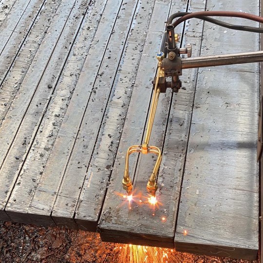 厂家直销各种规格双头割炬、三头割炬提高切割效率