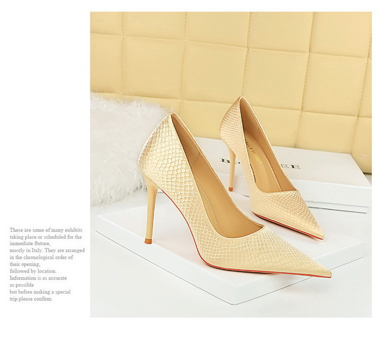 Party high heels slim slim high heels fishscale satin shingle pointe single shoes_voghion.com