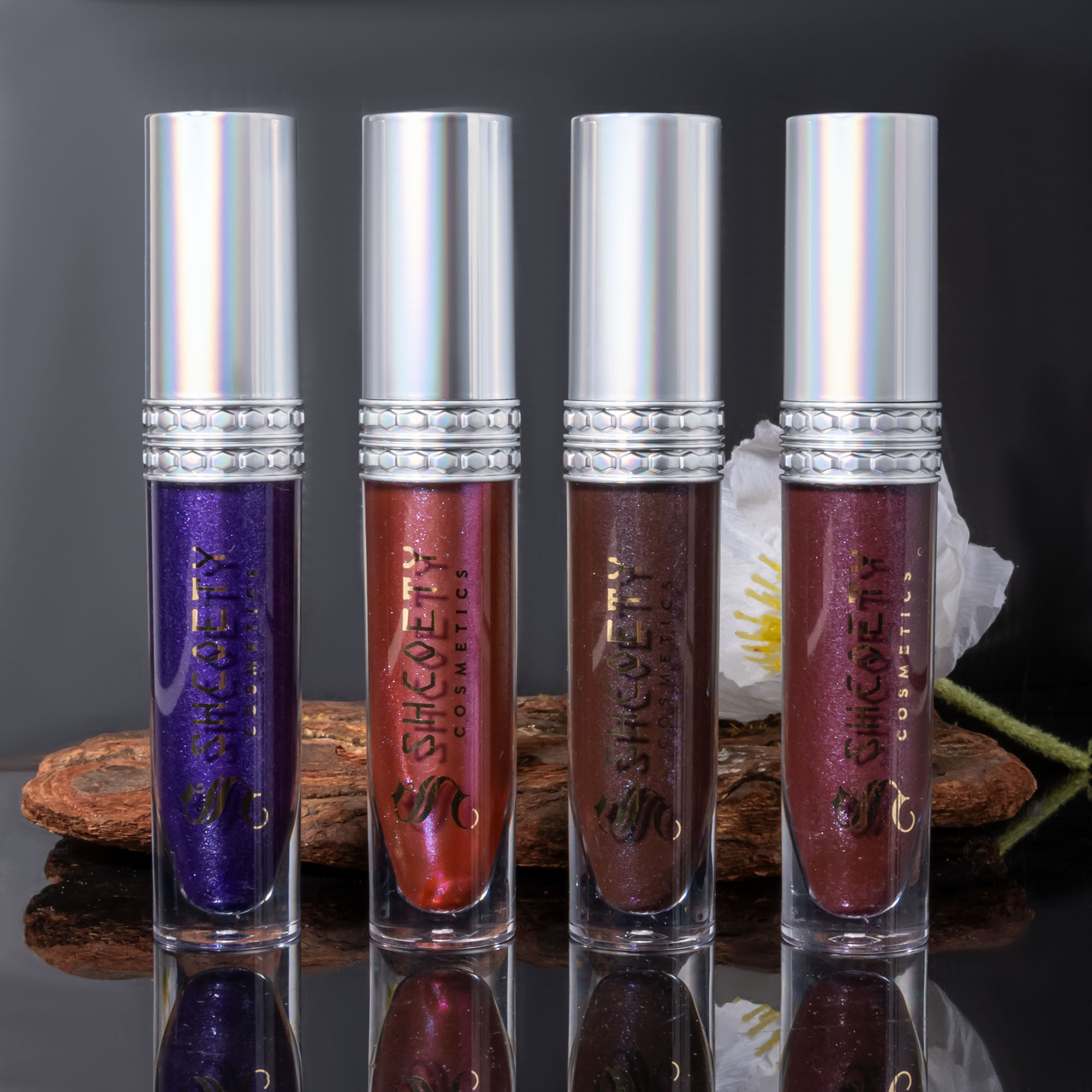 SHCOETY Cross-border Sparkling Polarized Lip Gloss is long-lasting and easy to color, with a dazzling bright lip gloss and a fine pearlescent glow that moisturizes the lips undefined