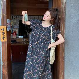 2026年夏季新款百搭气质微胖显瘦设计师款出门必备精品女装连衣裙