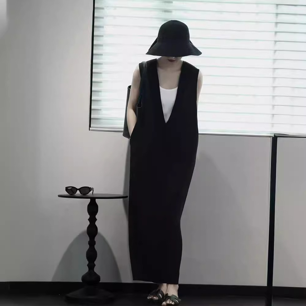 Váy liền vest không tay dáng suông midi màu đen cao cấp — màu đen,