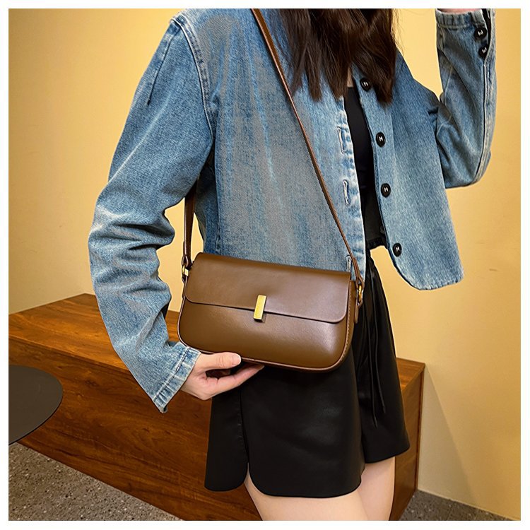 Semplice piccola borsa quadrata per le donne 2023 nuova borsa a tracolla alla moda e alla moda, borsa a tracolla in morbida pelle_voghion.com