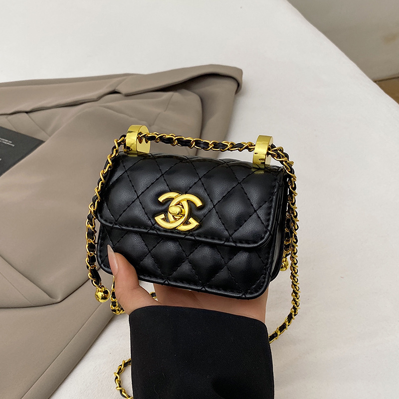 Light Luxury Quilted Chain Mini Bag for Women 2025 New Fashion Armpit Bag Versatile Shoulder Bag Crossbody Small Square Bag