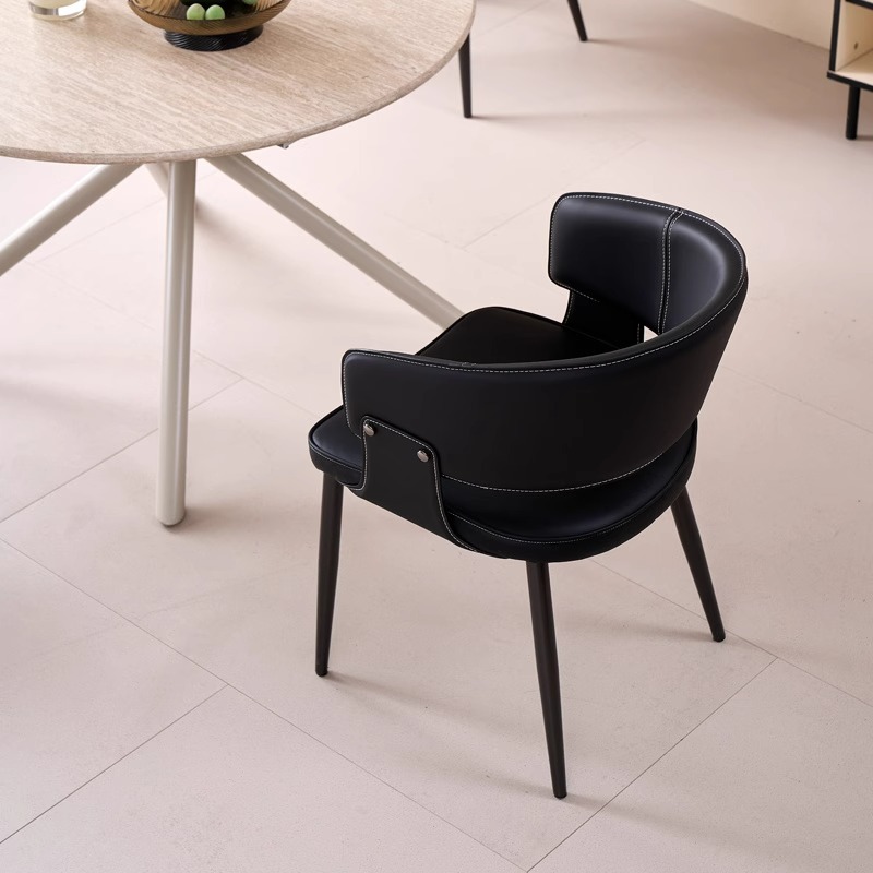 Silla de comedor para el hogar de cuero minimalista de estilo italiano, moderna, de lujo ligero, con apoyabrazos, diseño de respaldo, silla de comedor de alta gama