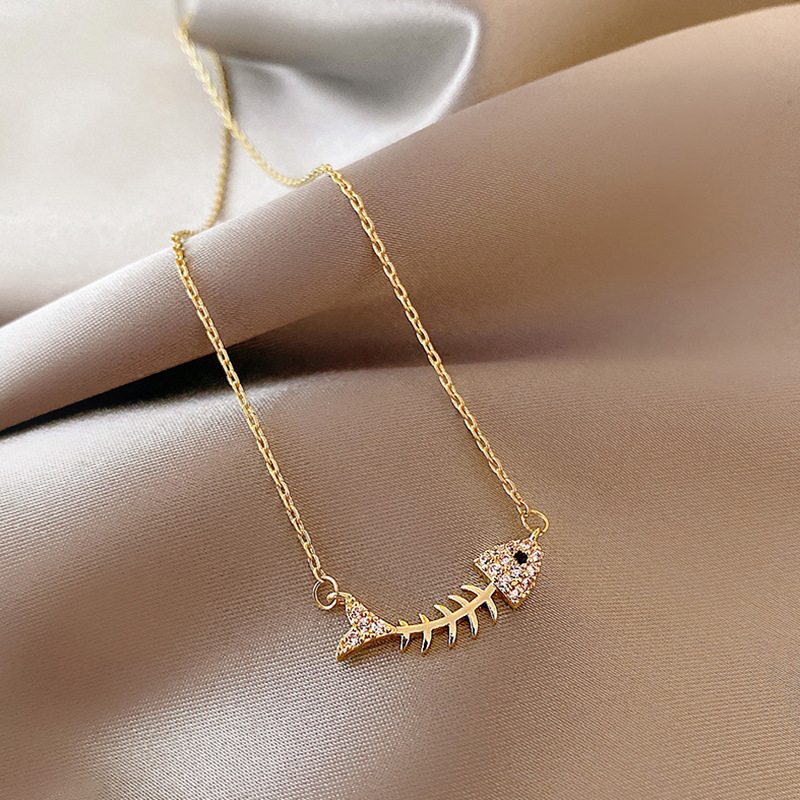 Fashion Fishbone Pendant Necklace Female New Simple Copper Clavicle Chain display picture 1