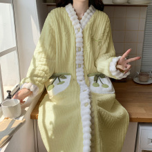 【D】 喔密哒冬季新品纯色双口袋樱桃甜美保暖宽松睡袍女士家居服
