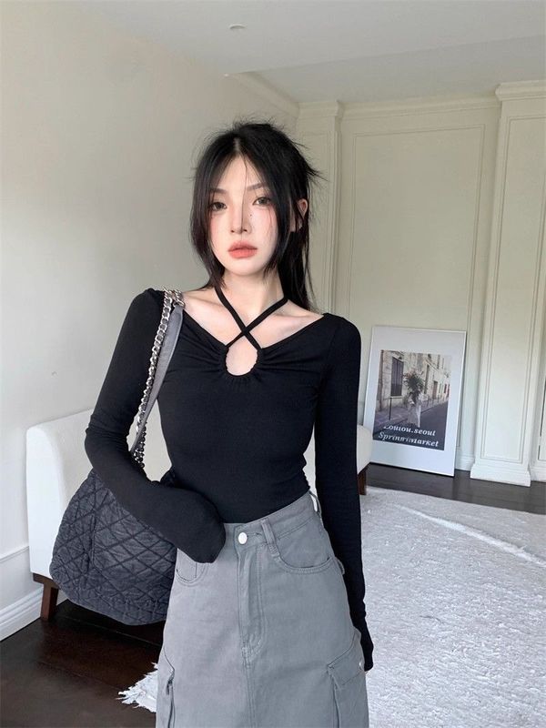 黑色设计感小众辣妹短款上衣女春秋冬季内搭打底衫v领挂脖长袖t恤|undefined