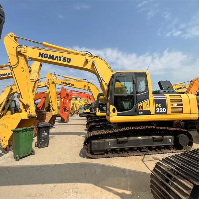 Kazajstán exporta excavadoras usadas Komatsu PC200 - 8 exportadas a Francia con buen rendimiento y alta calidad.