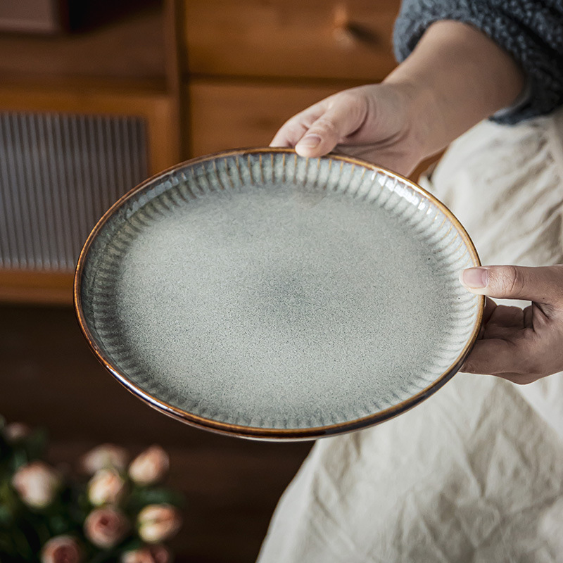 Plato de cerámica de rayas doradas en relieve japonés, platos de cubierta domésticos, platos redondos, platos de filete de comida occidental, platos de pasta