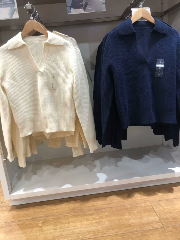 2023 Japanese CDC Soft Sheep Wool Knitted Polo Shirt V-neck White Long Sleeve Sweater Women's 464270