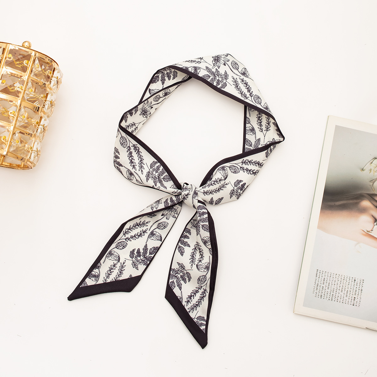 【그림자의 미스터리●검은 꽃과 식물] 실크 스카프 1개