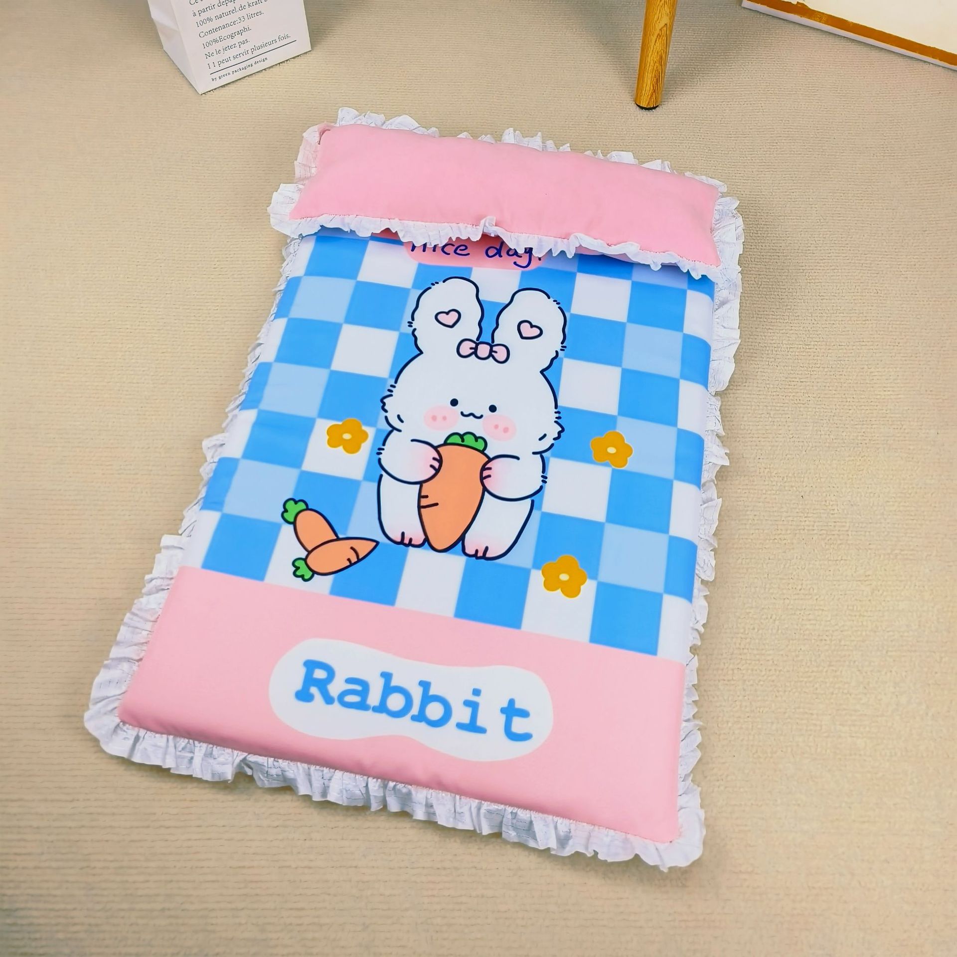 Verano dibujos animados japoneses poliéster algodón encaje cama cuadrada estera de verano tapete para gatos tapete para perros primavera y verano