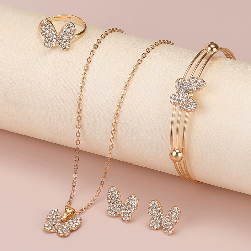 Европейский и американский ювелирный набор мода бабочка любовь ювелирные изделия ожерелье серьги кольцо браслет набор из четырех частей на месте