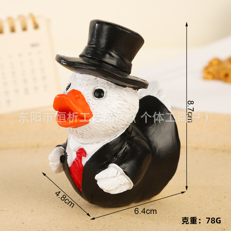 跨境新款圣诞节可爱鸭小摆件树脂工艺品办公室桌面装饰创意礼物|undefined