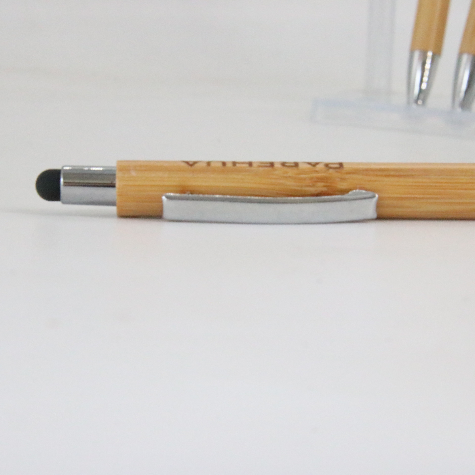 Presione la pluma de bambú puede tocar la pantalla láser logo Oficina suministros escolares fabricantes al por mayor de bambú bolígrafo publicidad