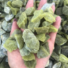 厂家供应绿石子丹东绿石子绿色水磨石水泥地面胶粘石规格齐全